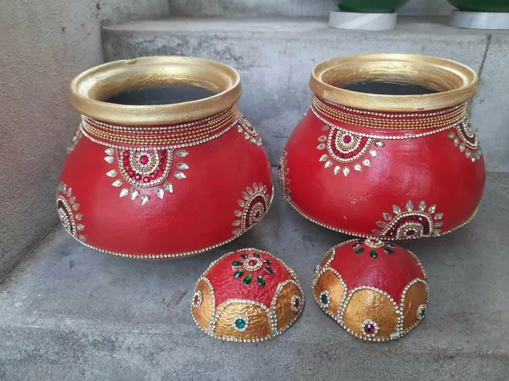 How to Decorate Pot at home I Matki decoration I Indian Festival I Creat...  | Indian crafts, Coconut decoration, Bridal gift wrapping ideas